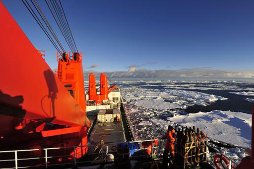 “雪龙”船驶离中山站进行大洋科考(图)