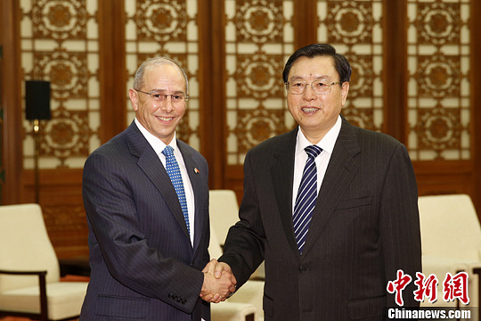 张德江会见美国客人