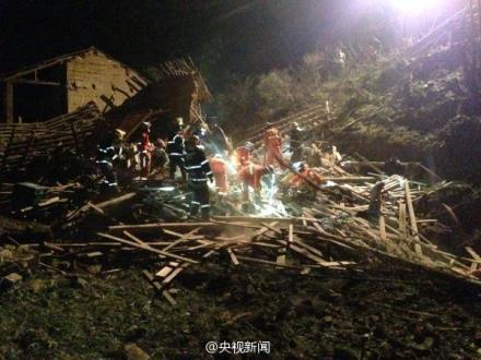 福建龙岩民房爆炸坍塌致3死3伤疑因非法储藏爆炸物