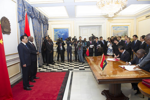 ���ǿ�ð���˫��ǩ��Э���ƶ��ڰ��������ʱ���