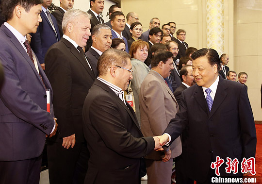 刘云山会见丝绸之路经济带媒体合作论坛外方代表