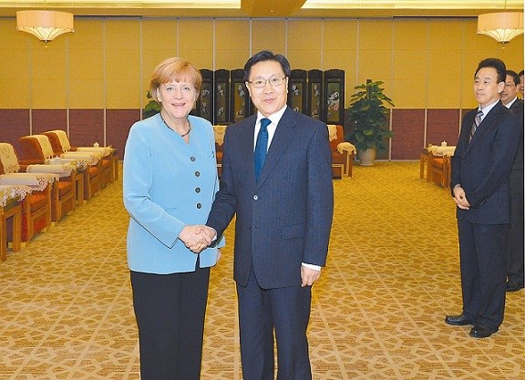 王东明魏宏会见德国总理默克尔力推四川与德国合作
