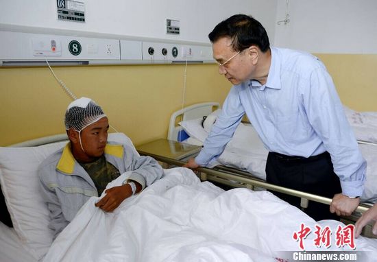 李克强赞外地医疗专家:你们是及时雨