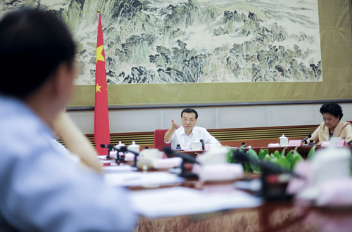 李克强同国家杰出青年科学基金获得者代表座谈(图)(3)