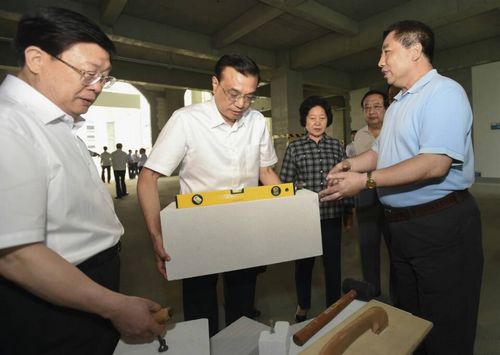 李克强:棚户区是历史欠账,也是城市伤疤