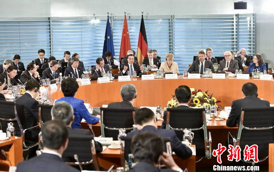 李克强:望德方解决对在德中资银行监管过严等问题