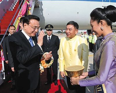 李克强赴泰签高铁中泰铁路合作“好事多磨”