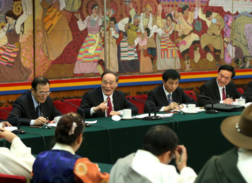 王岐山九天六谈反腐:谁违纪就处理谁决不放任自流
