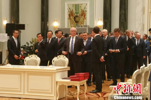 ϰ��ƽ�ð���ȤһĻʡ�������Ŷ��ϳ�ǩԼ��ͼ��