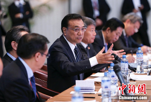 李克强:企业走出去要抱团出海防止恶性竞争