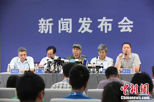 广州军区参谋长:大规模搜救已开始7小时内全部完成