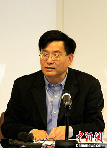 ������:�ƶ����������ٽ��ж���ϵ��ý�����κͼ�ֵ����