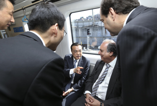 李克强:国际产能合作打开一扇崭新窗户1+1+1>3