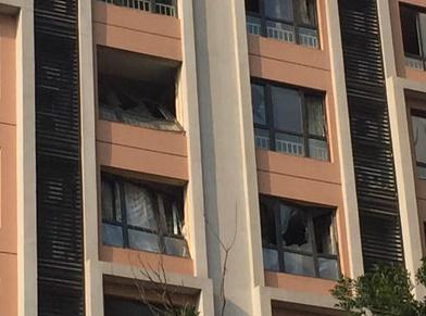 ��򽫶Ա����������񷢷�ס������