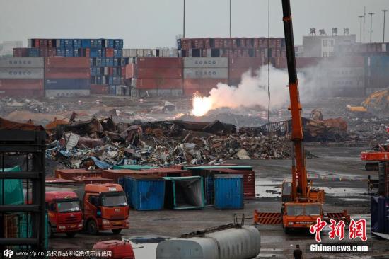 天津港爆炸事故已致165死确认110名抢险救援人员牺牲