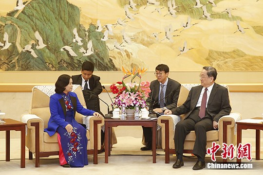 10月20日,全国政协主席俞正声在北京会见越南祖国阵线中央委员会副