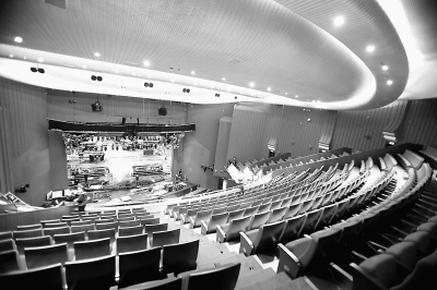 ������������20����Ļ��̨����޶Ƚӽ�����