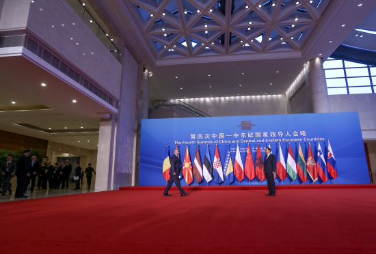 烟雨濛濛太湖畔,李克强迎接中东欧16国领导人