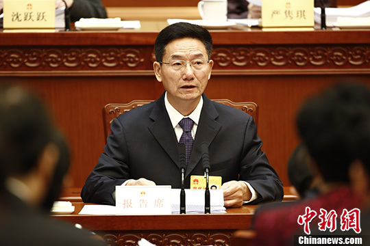 反家暴法草案:公安机关可代为申请人身安全保护令