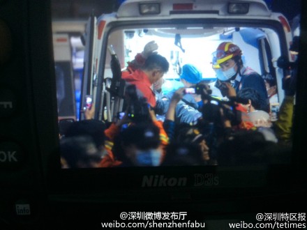深圳滑坡救援现场救出首名幸存者被困67小时