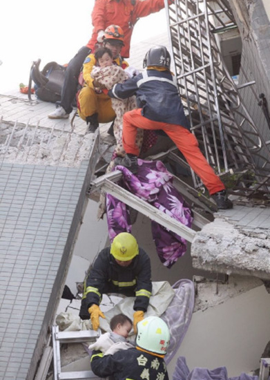 台湾地震2人遇难不排除台南部还有大地震可能