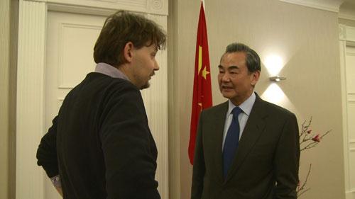 王毅:坚决反对借半岛核问题侵害中国正当权益