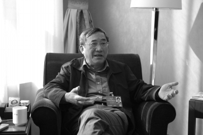 全国政协委员:高校去行政级别暂无条件