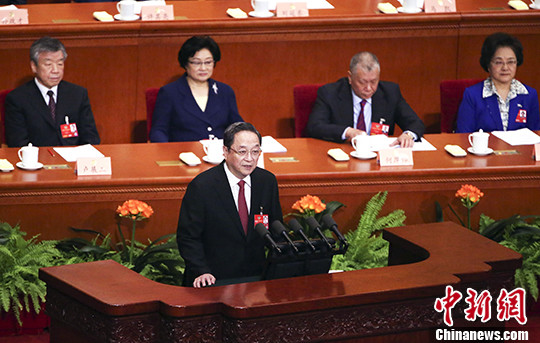 俞正声:环卫工人权益保障等列入调研议政活动
