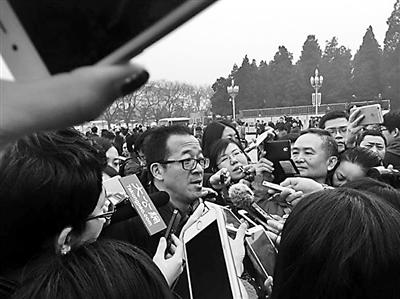 天价学区房引热议部长委员“隔空对谈”教育均衡