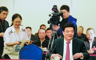 全国政协委员,北京市政协主席吉林上午参加小组讨论京津冀政协将联合