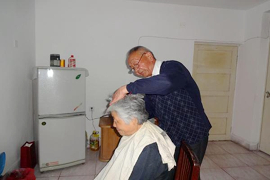 ����ְ�������ǣ�һ�Ѱ��ļ���ů�����ģ�ͼ��