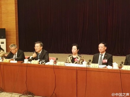 ��ʿ�飺����������ʵ��������ȵĵ�˫������