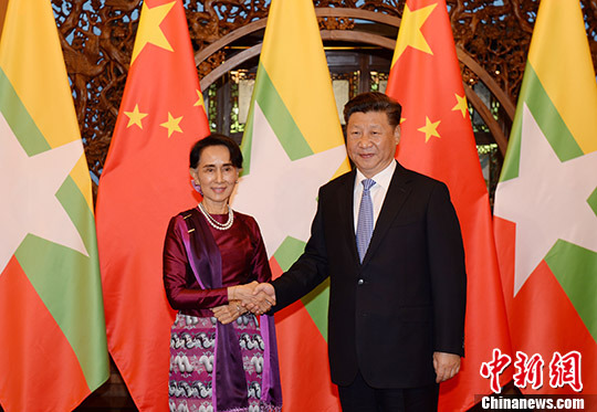 习近平会见缅甸国务资政昂山素季