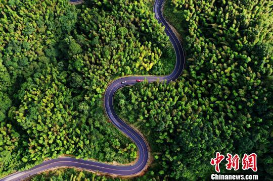 江西持续推进农村公路建设农村公路总里程达17.97万公里