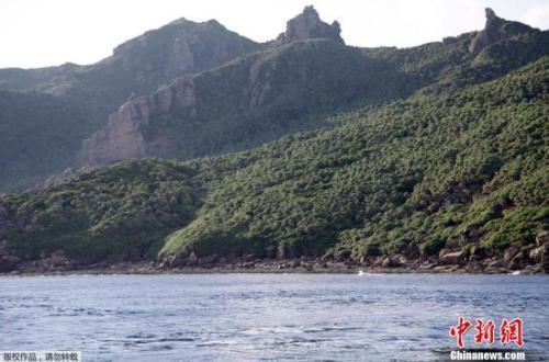 中国海警舰艇编队12月30日在中国钓鱼岛领海巡航