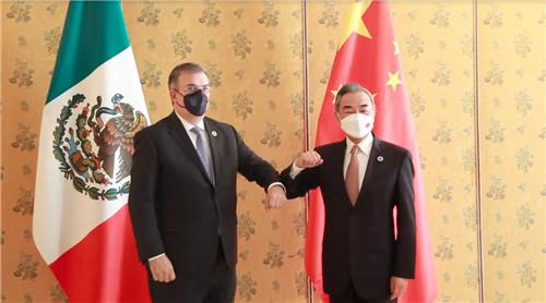 王毅会见墨西哥外长埃布拉德