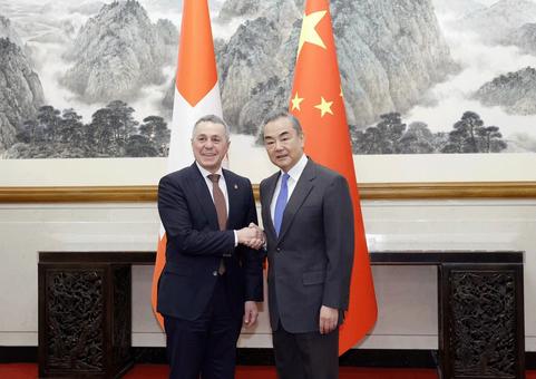 中共中央批准华源任上海市委常委