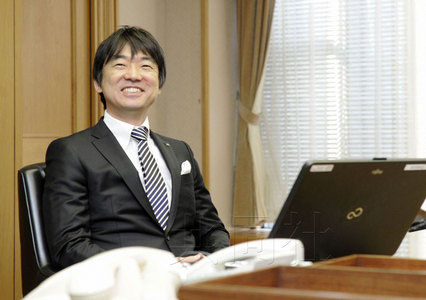 日华媒:日本政坛明星陷婚外恋漩涡有玄机