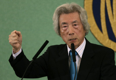 华媒:小泉搅局令安倍心烦日外交陷死胡同