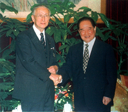 �۱����廳��������Э�̴���������չ������ת