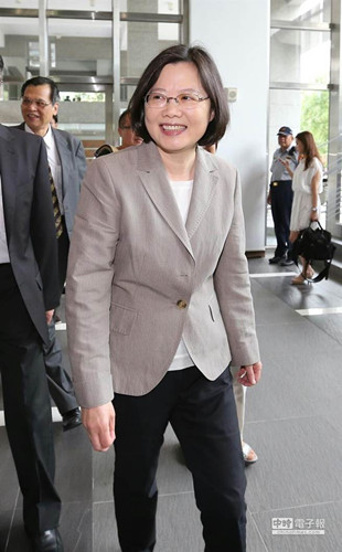 台报批蔡英文称台想保自主性不可抗拒两岸经贸