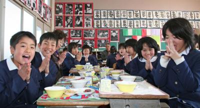 日媒:日本校餐让学生吃后不偏食不剩饭
