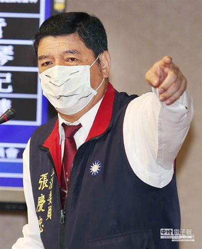 台媒:台立法机构遭侵门踏户恶霸横行