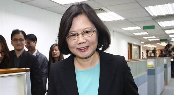 旺报:蔡英文抛险招维持现状论无法取信天下