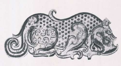 战国虎纹璜形玉器(图)——中新网