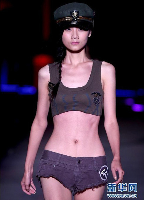 中国首席模特大赛在京举行 50名佳丽同台竞艳 