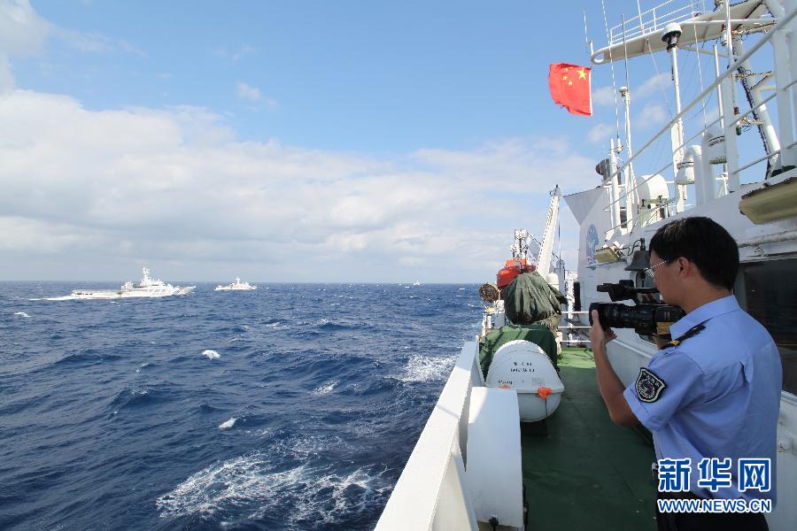 中国海监船在钓鱼岛海域持续开展维权巡航工作 