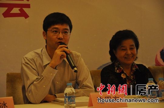 ů���ƻ������̵ز�ǩս��Э��Ϊƶ������ѧͯ��ů