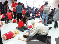 日本强震激起防灾意识 旧金山急救班吸引大批华裔