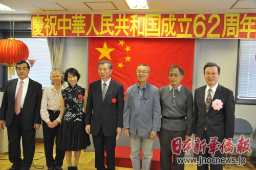 �������ϻ��Ȼ��˻���һ����ף���й�62���껪��